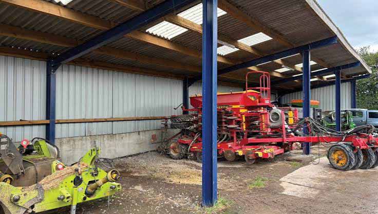 Farm Machinery Shed main steel components and structural connection details.