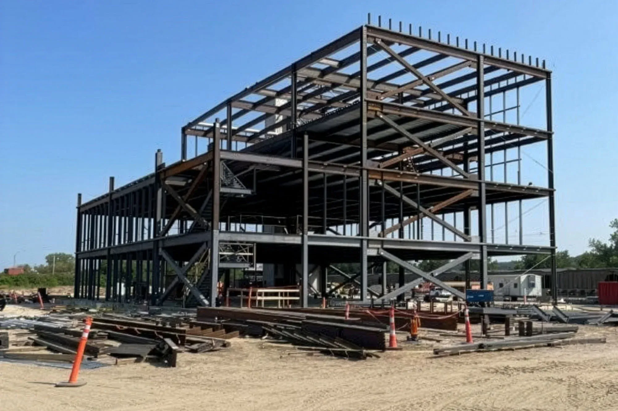 Multi-Story Steel Building steel structure showing key design and fabrication features.