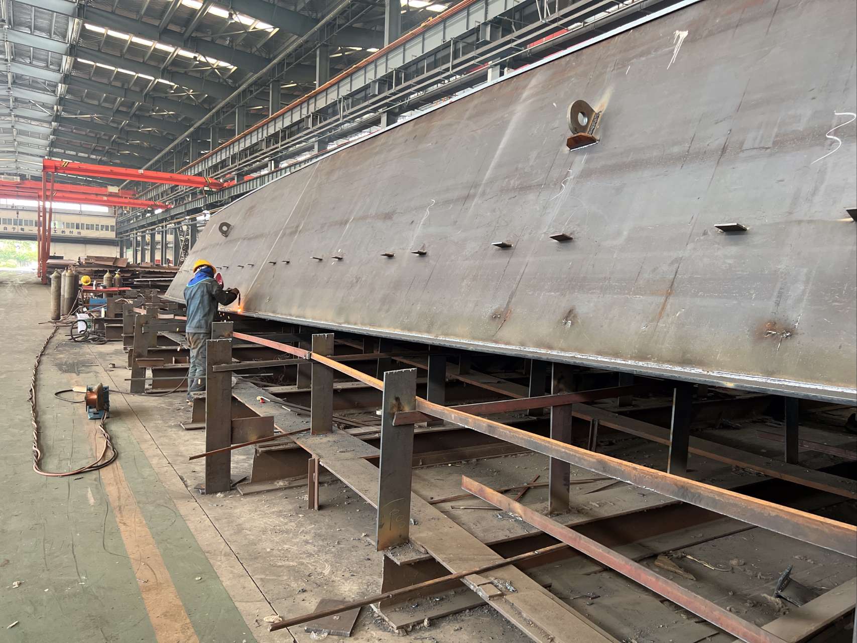 Assembly work on a steel box girder section