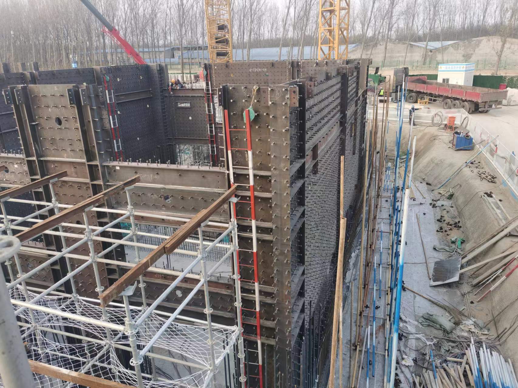 On-site steel structure installation at the museum