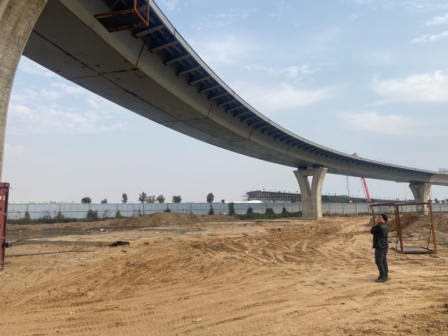 Zhengzhou South Station Steel Box Girder Erection