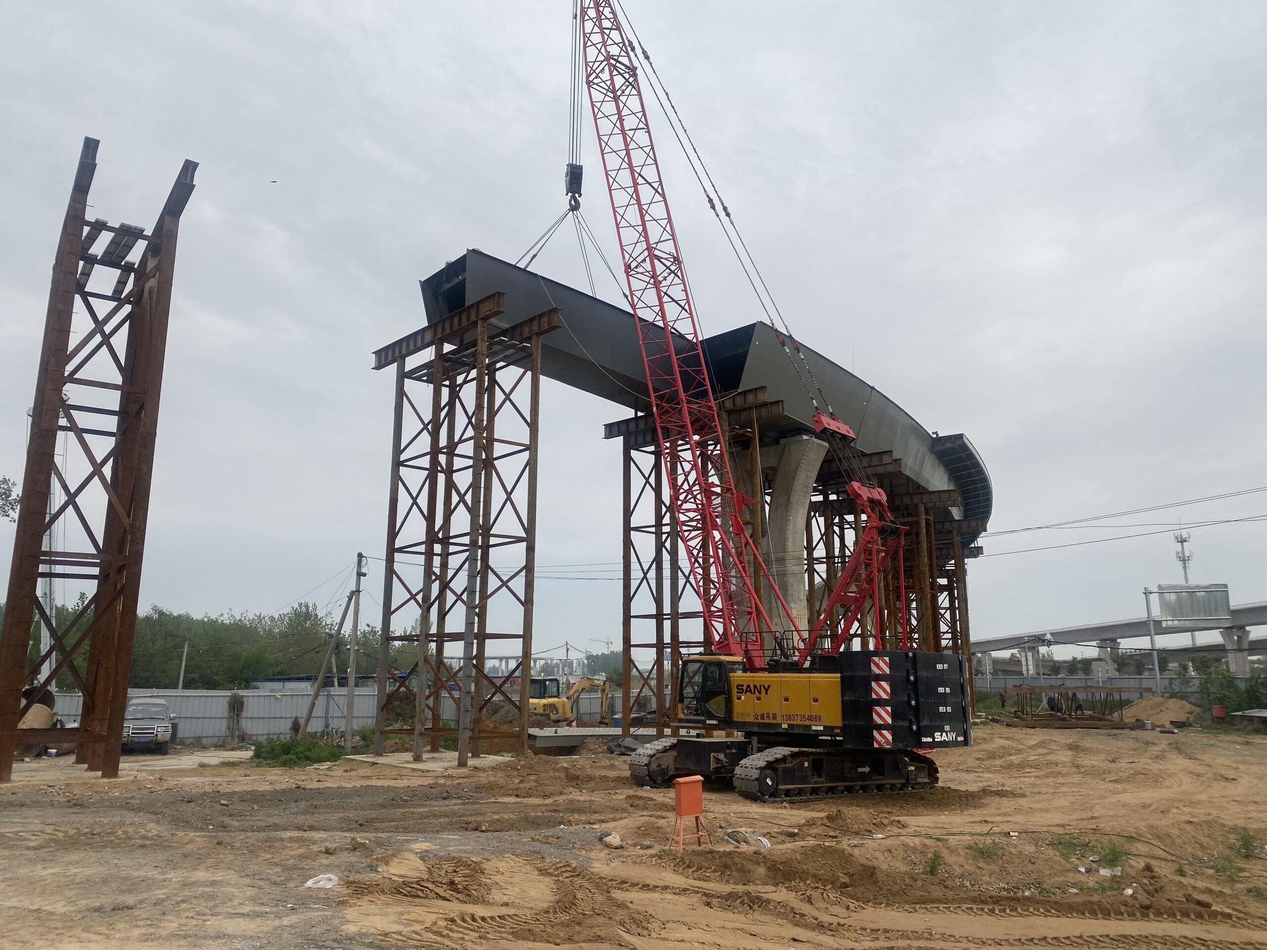 High-speed rail station steel box girder erection project